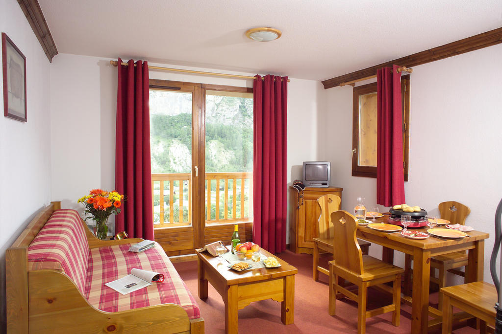 Aparthotel Odalys Le Hameau Et Les De La Vallee D'or 3*